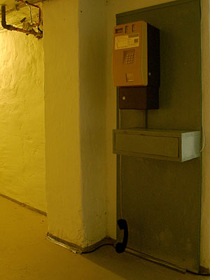Hallo, Installation